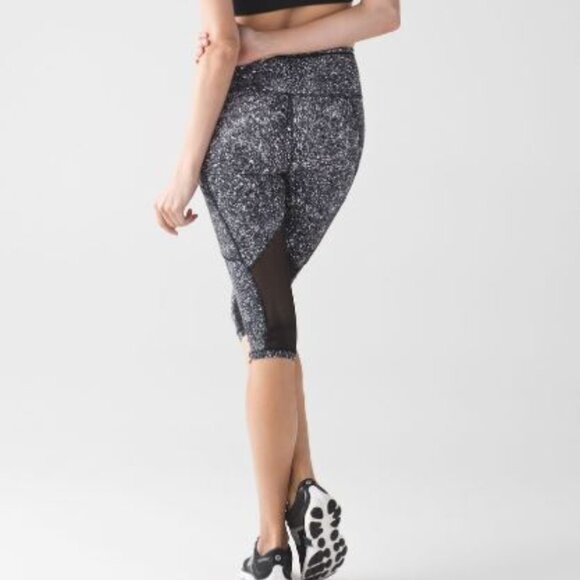 Lululemon Outrun 17" Crop - Picture 1 of 4